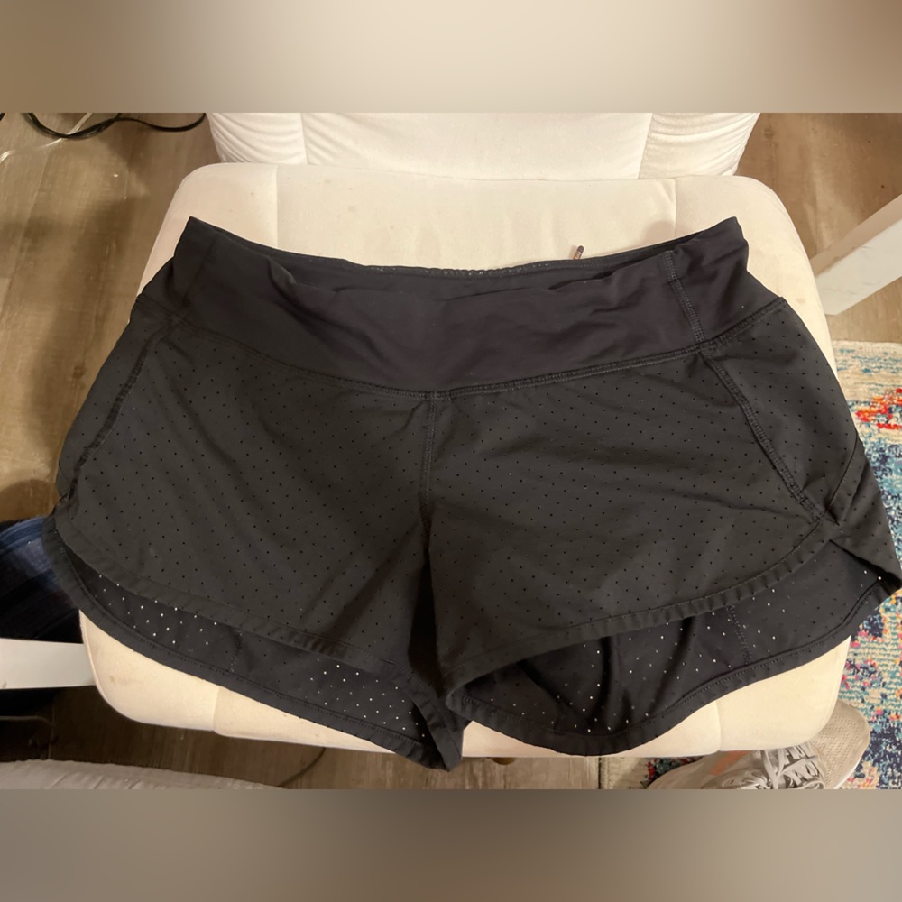 Lululemon speed up shorts - size 6